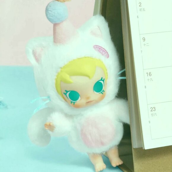 Baby Molly (WHITE) Pet My Head Pocket Friends Series Vinyl Plush Pendant POPMART - Picture 1 of 6